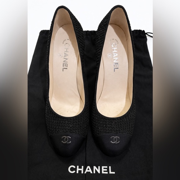 CHANEL Women's Black Embellished pumps